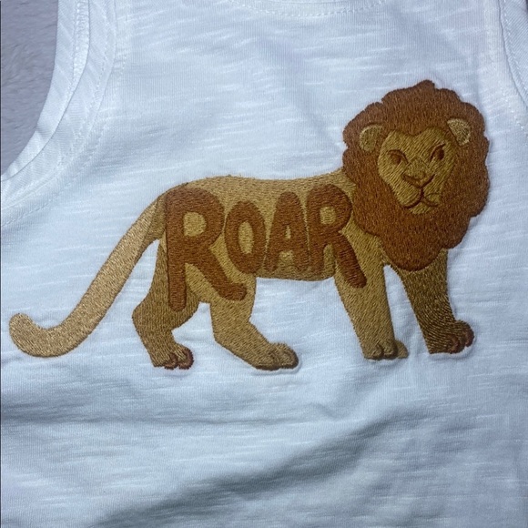 C.C White and Brown Lion Graphic Tank Top - Picture 4 of 8